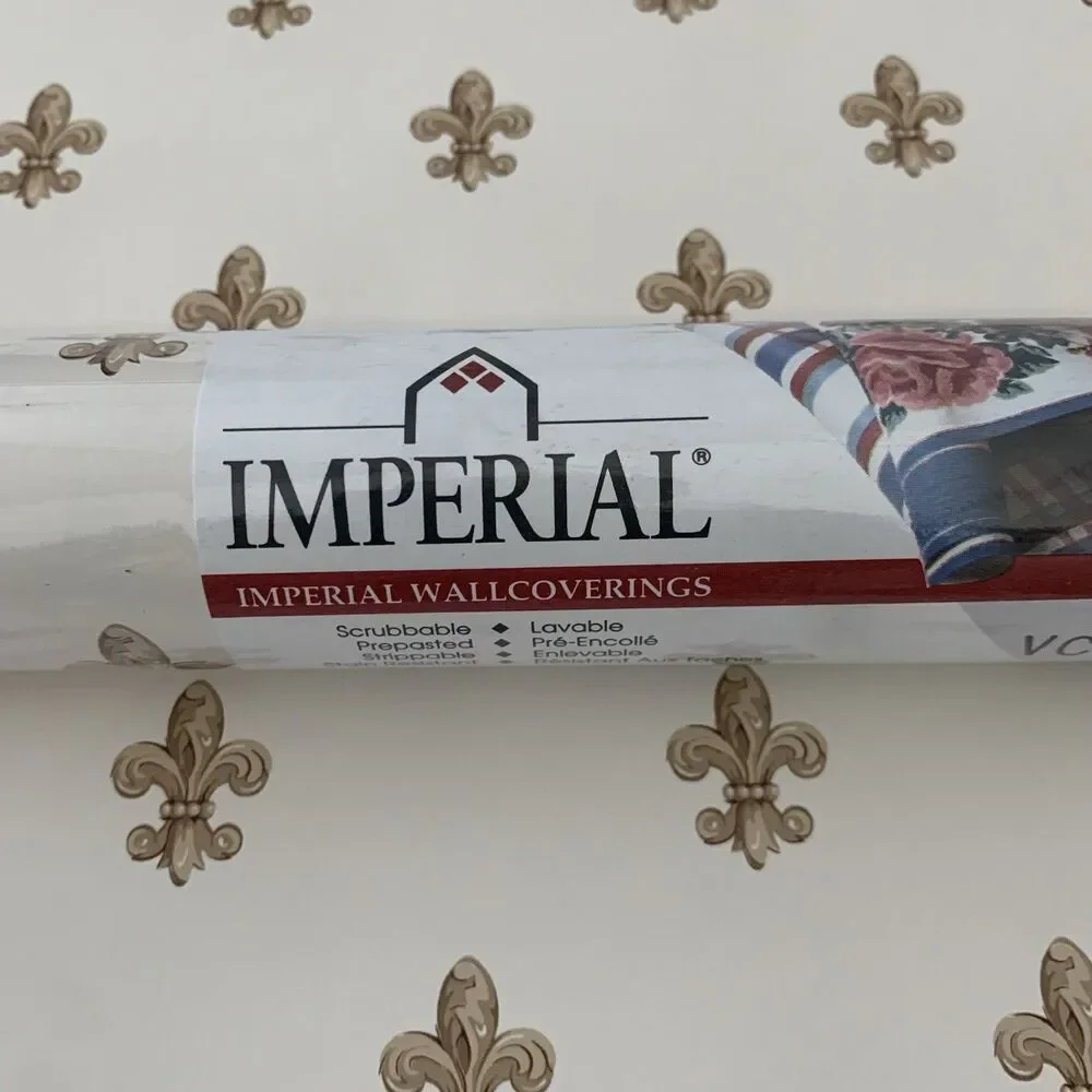 Imperial Fleur-De-lis Wallpaper Gold On Off White Background 20.5 X 11yds